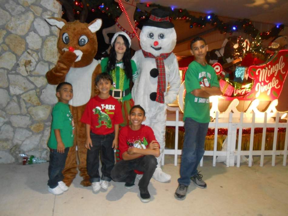 Christmas Lane remains a holiday favorite at new location Christmas Lane